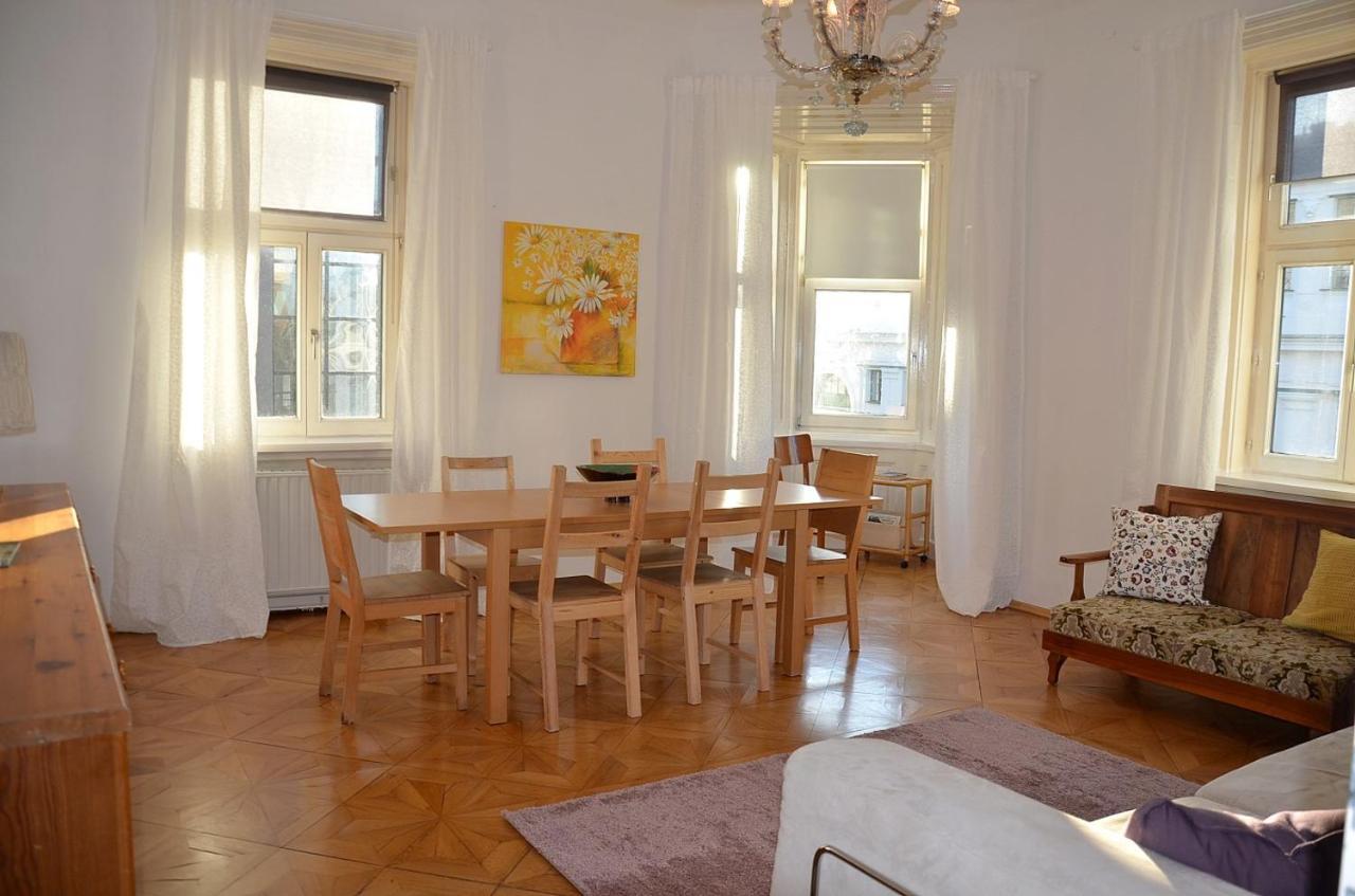 1090 * Vienna