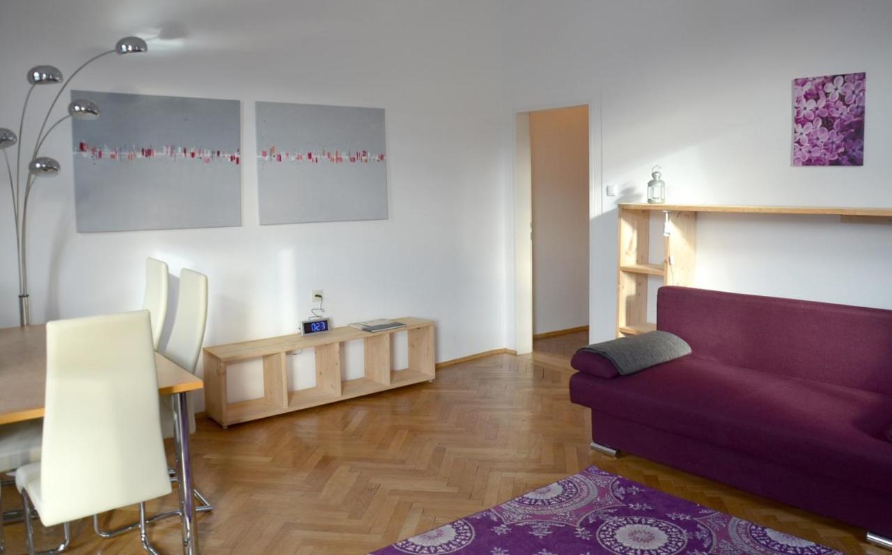 1090 * Vienna