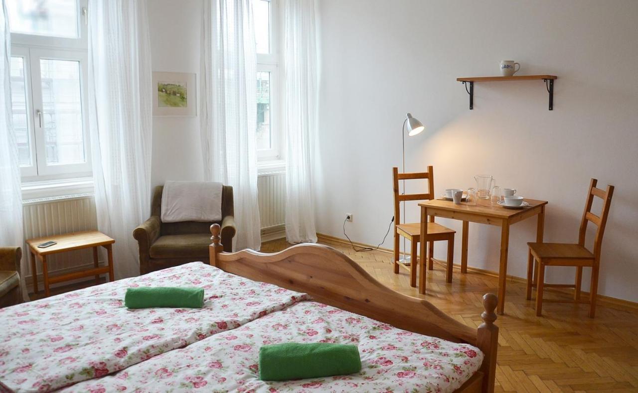 1090 * Vienna